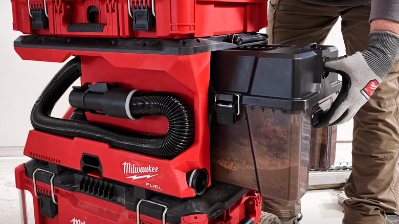 Milwaukee Packout stack including new shop vac tool