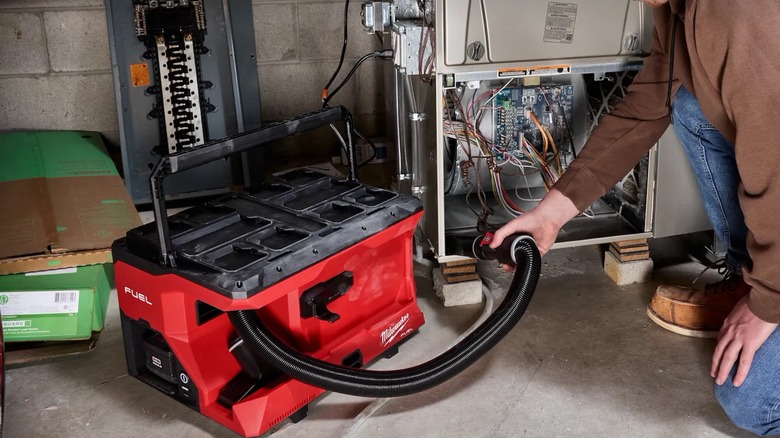 using Milwaukee wet/dry vac on a jobsite