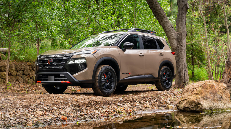 2025 Nissan Rogue Rock Creek Edition front 3/4 view