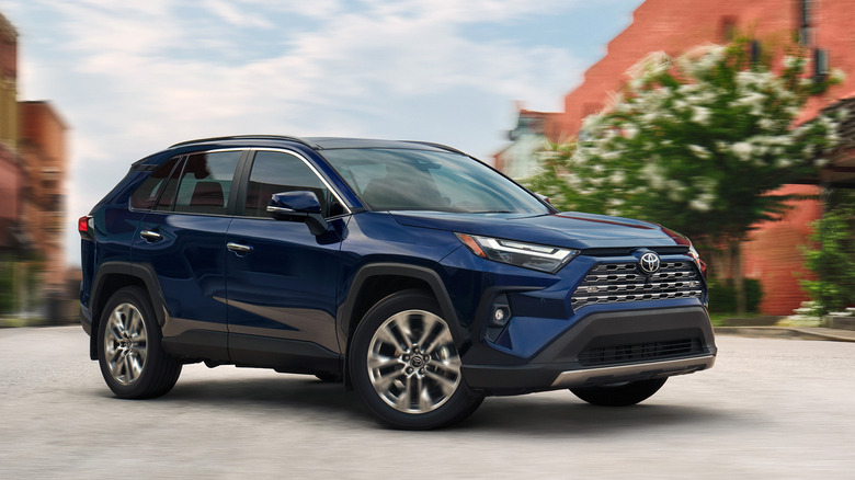 2025 Toyota RAV4 front 3/4 view