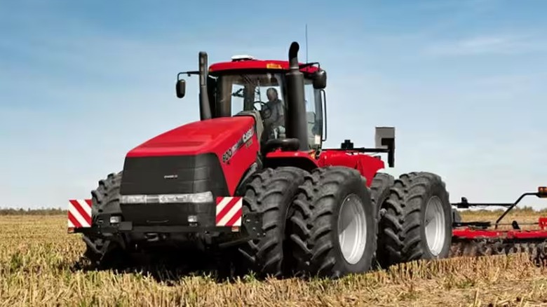 A red Quadtrac 600 from Case IH
