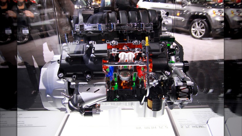 5.7 Hemi V8 cutaway model