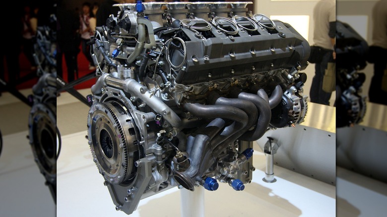 Lexus LFA V10 prototype engine