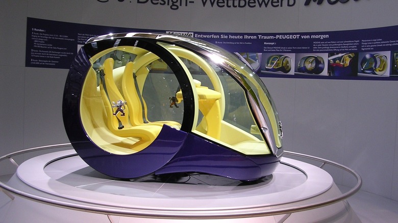Peugeot Moovie concept car on display