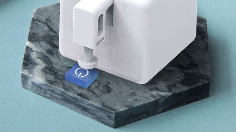 The MoesGo FingerBot Plus in action