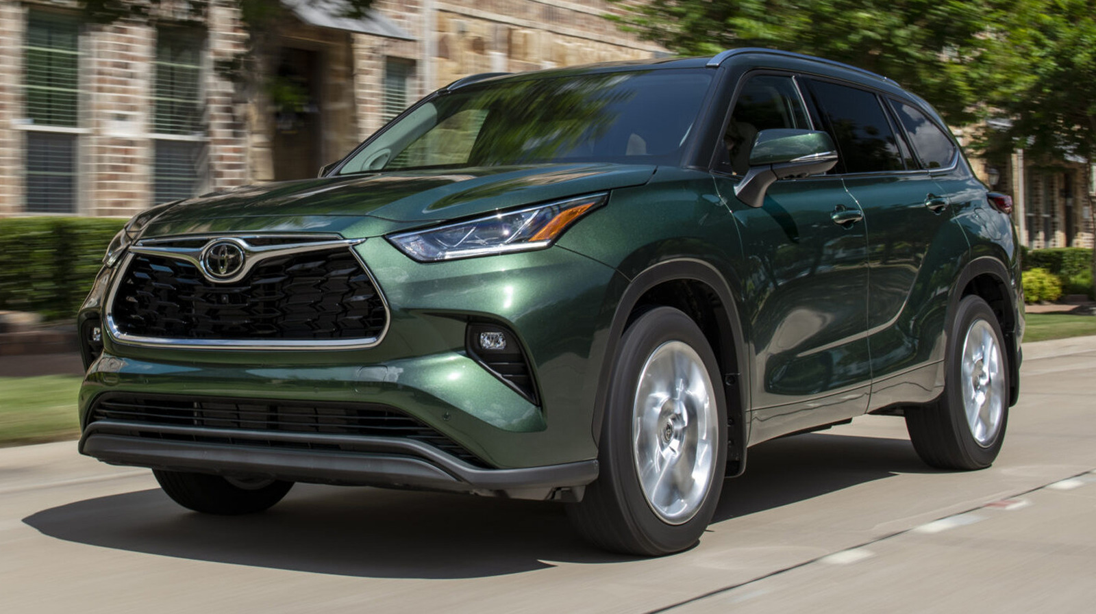 12 Popular Cars That Are Most Likely Make It To 200K Miles (Or More) – SlashGear