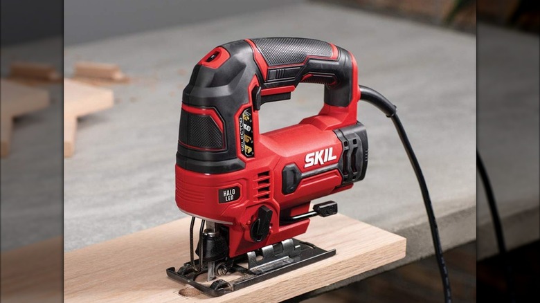 Skil Jigsaw on wood