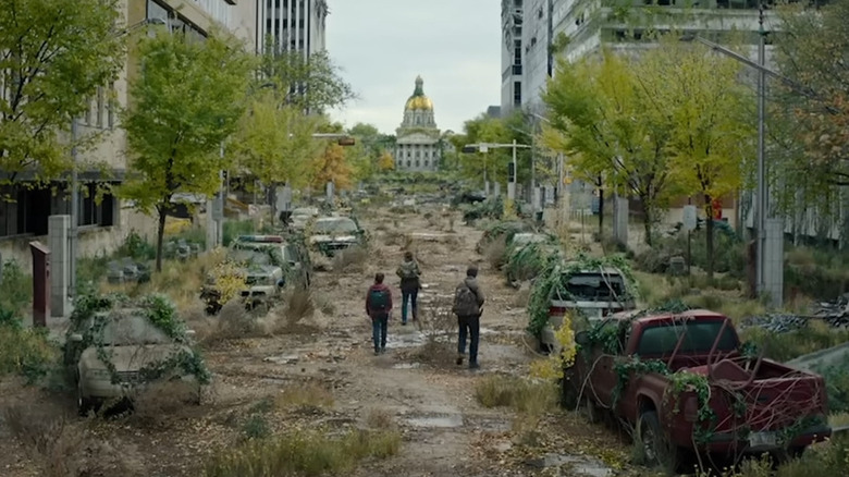 The Last of Us cast walking toward Capitol
