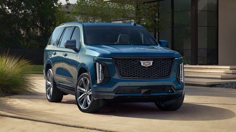 2025 Cadillac Escalade V front 3/4 view