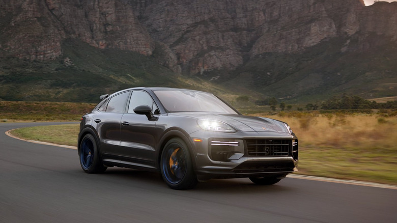 2025 Porsche Cayenne Coupe Turbo GT front 3/4 view dynamic photo
