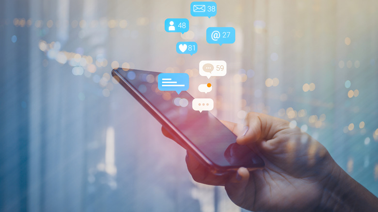 creating a notifications history