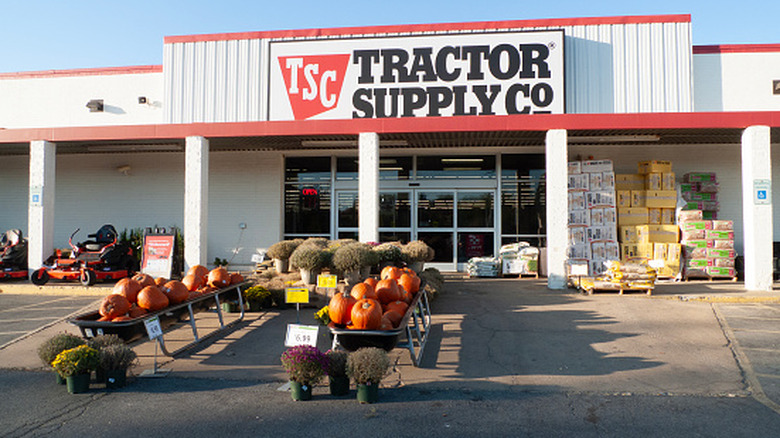 Tractor Supply storefront and some products outside