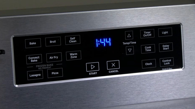 Oven control panel with Air Fry mode button