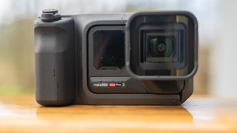 A close-up of the Xplorer Grip Pro Kit equipped to an Insta360 Ace Pro 2.