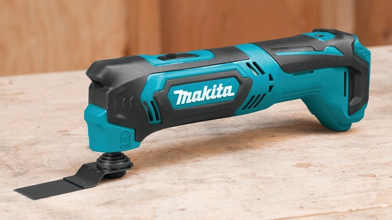 Makita multi-tool on wood