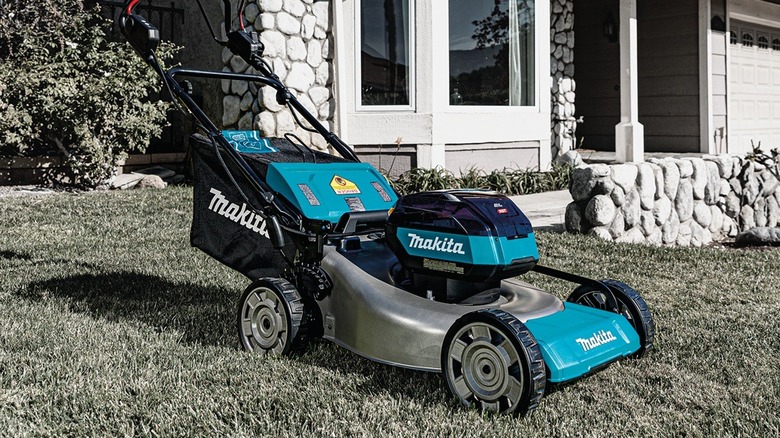 Makita electric self-propelled mower
