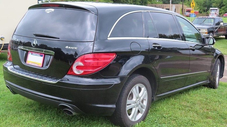 Mercedes-Benz R-Class rear end