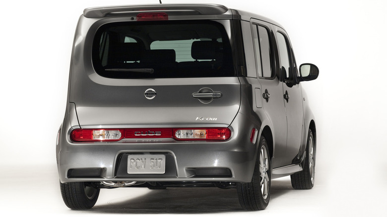 Nissan Cube rear end