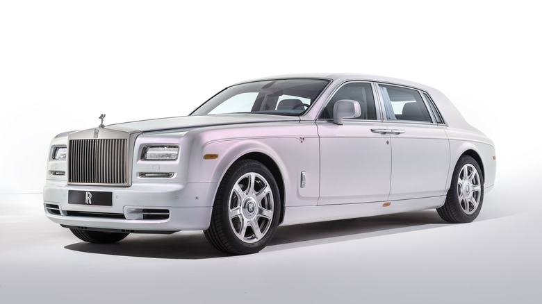 A frontal 3/4 shot of a Rolls-Royce Phantom.