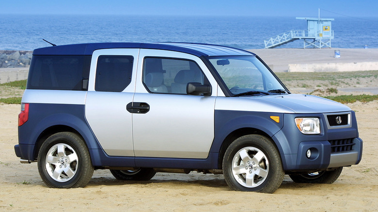 Honda Element profile