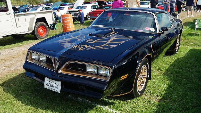 Pontiac Firebird Trans Am front 3/4