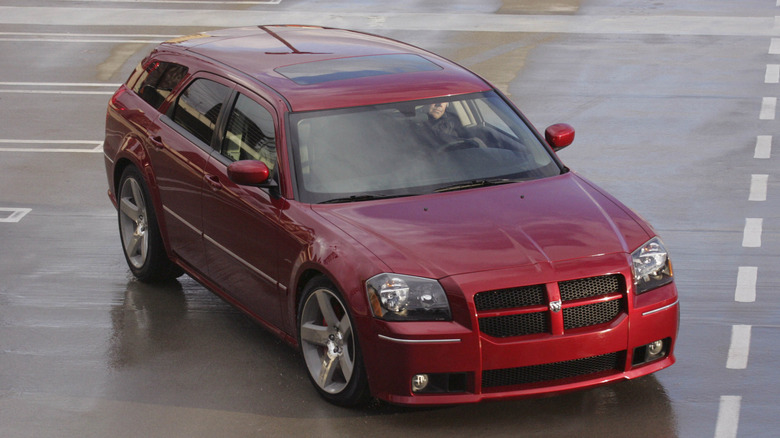 Dodge Magnum SRT8 front 3/4