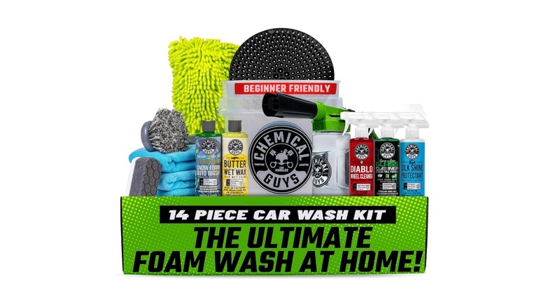 Chemical Guys 14-piece car wash kit