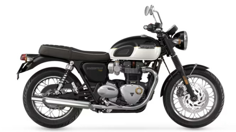 Triumph Bonneville T120 in black