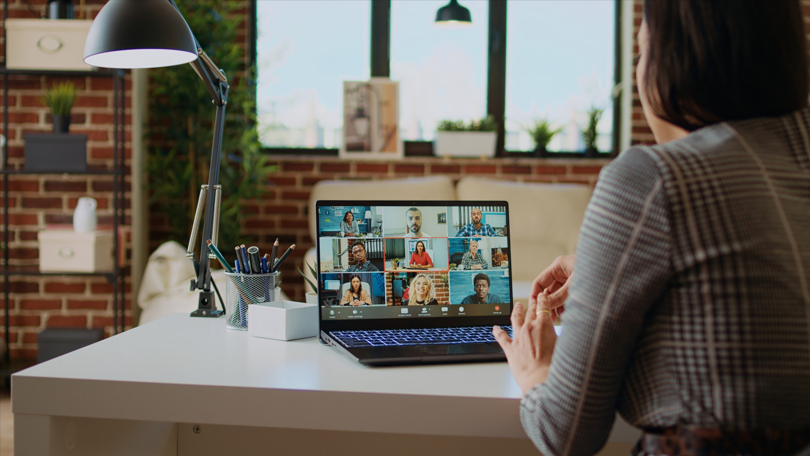 13 Gadgets Under $50 Users Say You Should Have If You Work From Home - SlashGear