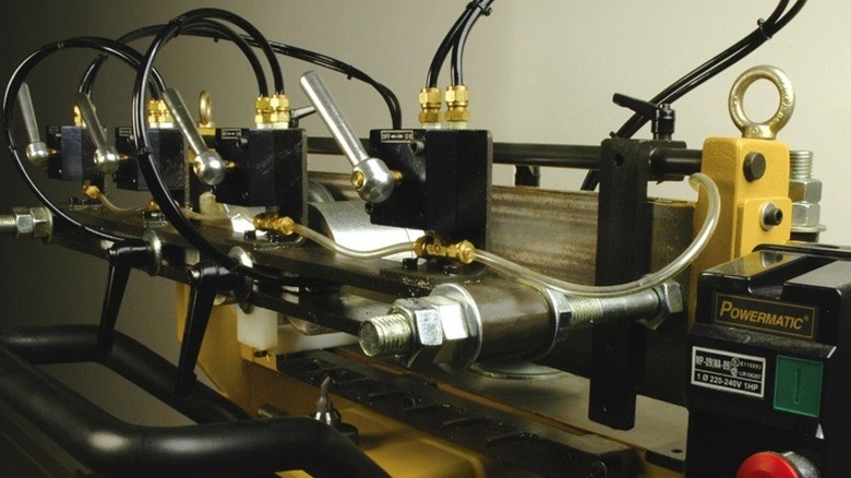 Close up of Powermatic dovetailer