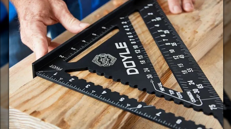 measuring with the Doyle rafter square