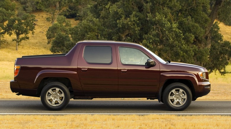 2007 Honda Ridgeline on road