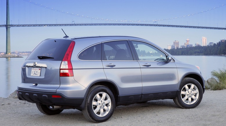 2007 Honda CR-V on display