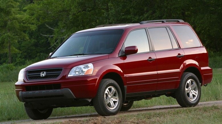 2004 Honda Pilot on display