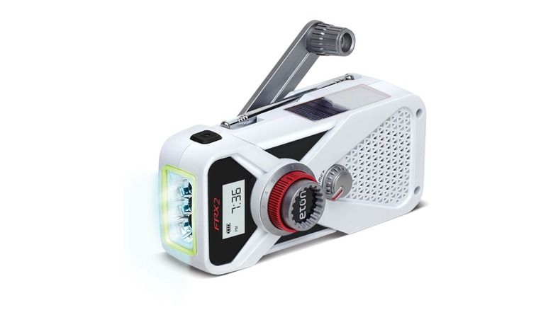 Hand crank radio