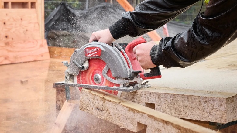 cutting large board with Milwaukee's new rear handle circular saw