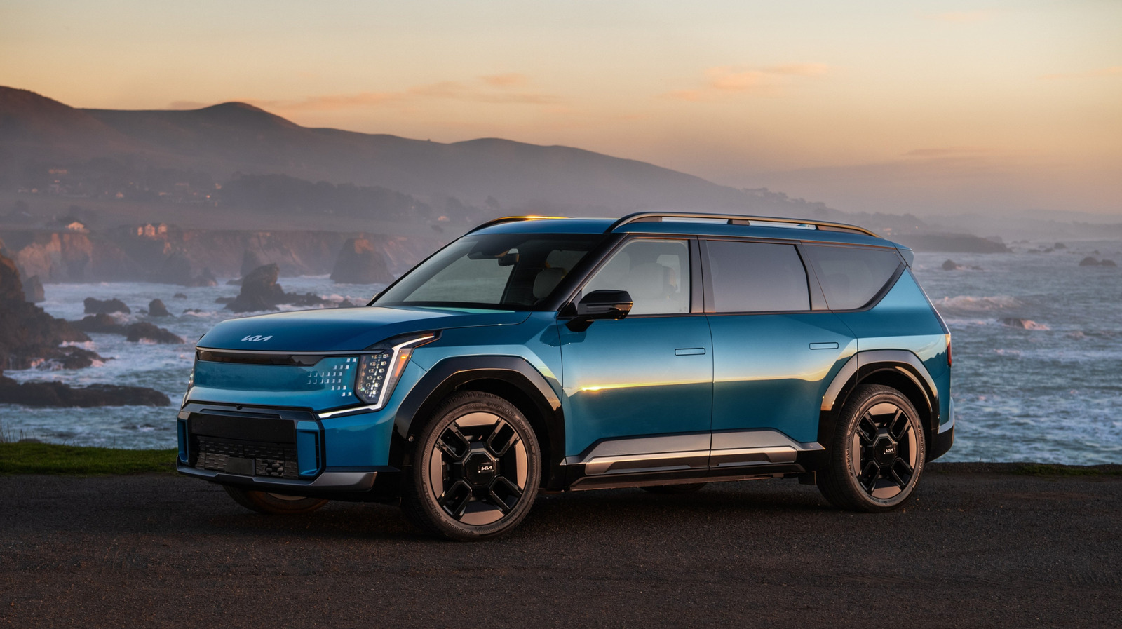 13 Modern Cars Bringing Back Column Shifters