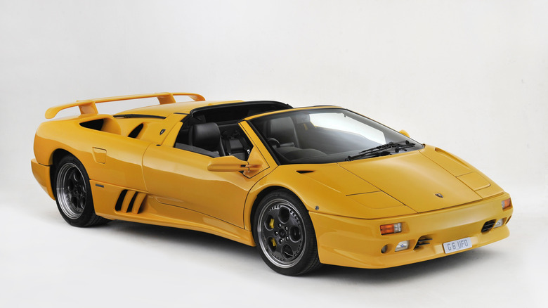 1996 Lamborghini Diablo VT Roadster.front 3/4 view