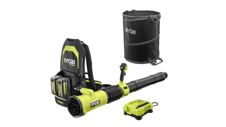 40V HP Brushless 850 CFM Backpack Blower on display