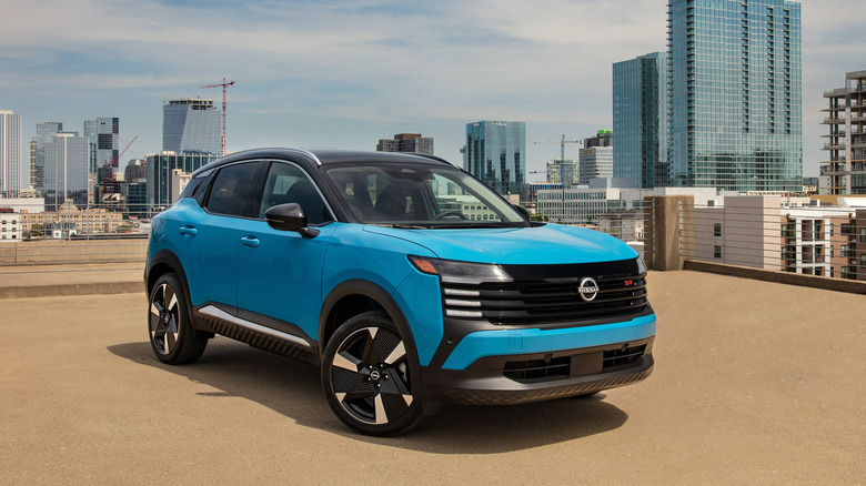 2025 Nissan Kicks front 3/4 view