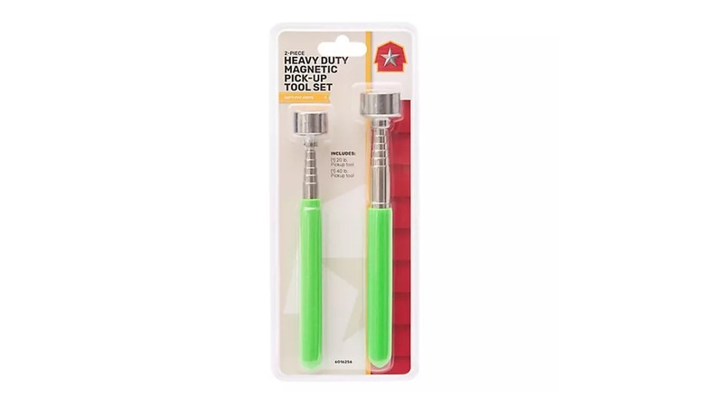 Two different-sized pick-up tools packed in a transparent packaging.