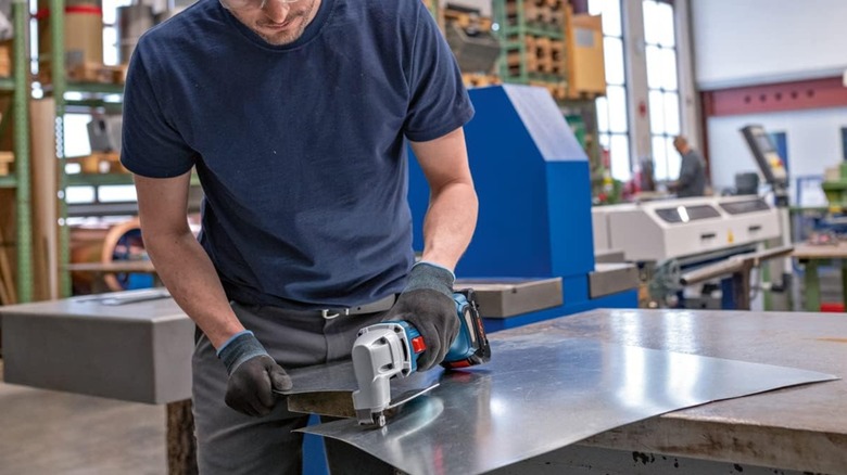 cutting sheet metal with 16 gauge shear