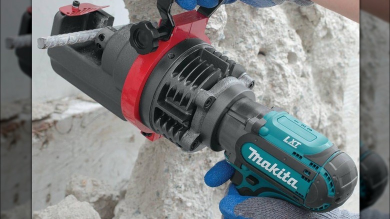 Makita rebar cutter in action