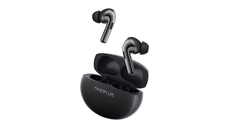 OnePlus Buds Pro 3 with case