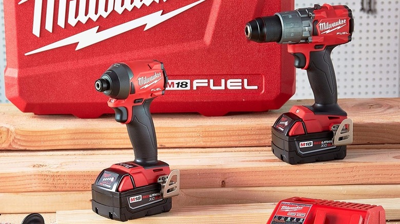 Milwaukee hammer drill kit