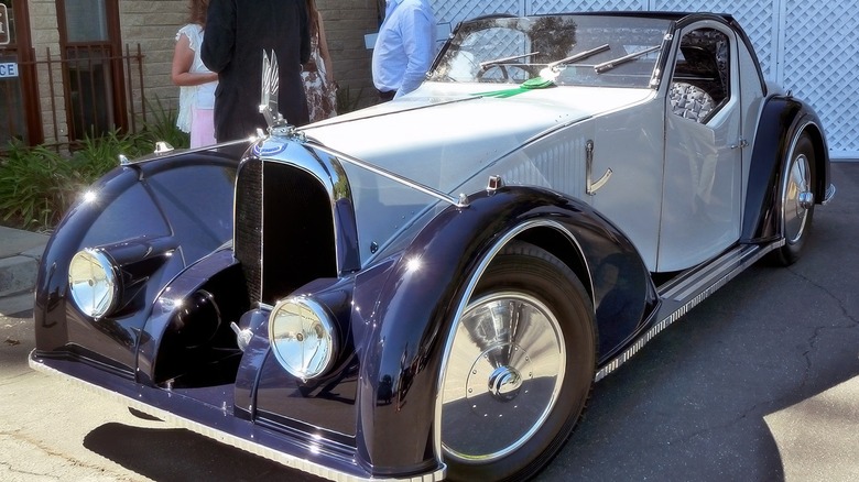 A 3/4 front view of the Voisin C27 Aérosport