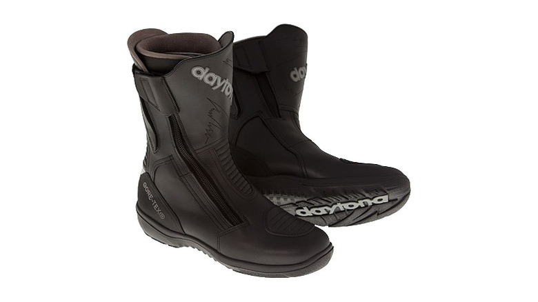 Daytona boots in Black color