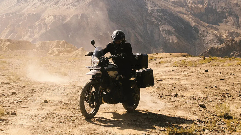 Royal Enfield Himalayan 450 riding on dirt