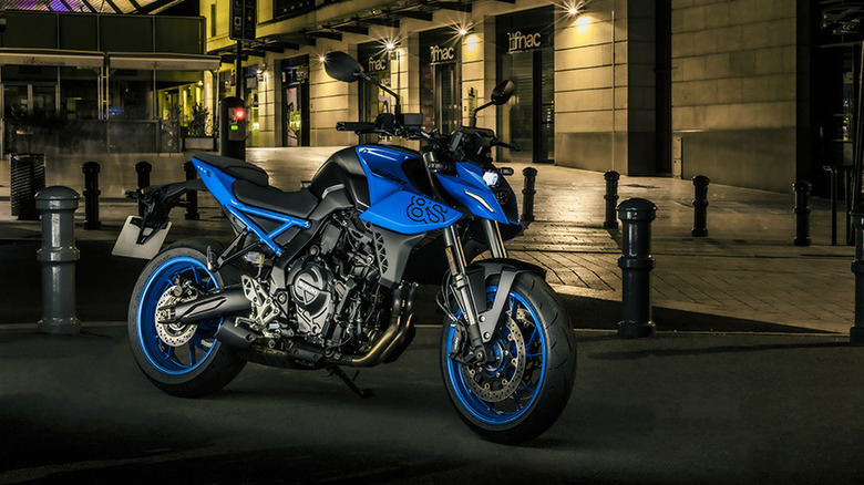 Suzuki GSX-8S front 3/4 view