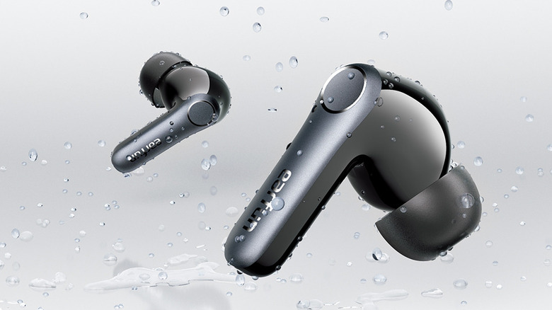 earfun buds in watery environment